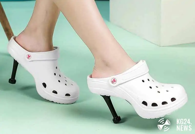 Кроксы на каблуках