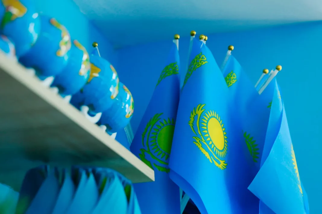 Казахстан флаги