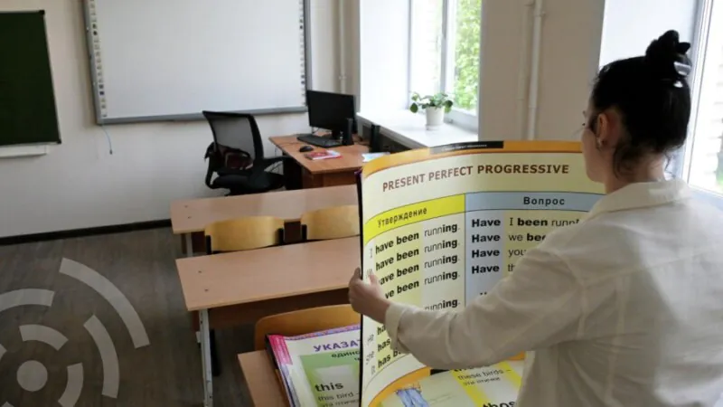 Сколько педагогов работает в Кыргызстане и что с их зарплатами