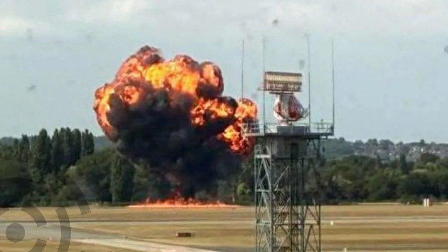 В британском аэропорту разбился самолет