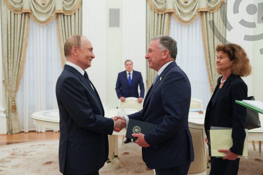 Встреча президента России Владимира Путина со спецпосланником президента США Стивеном Уиткоффом