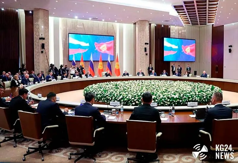 Более 400 документов о сотрудничестве