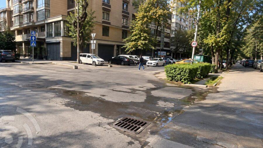 Фонтан из асфальта в центре Бишкека