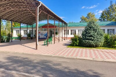 В школе Чуйской области начислили более 1,7 млн сомов людям, которые там не работали