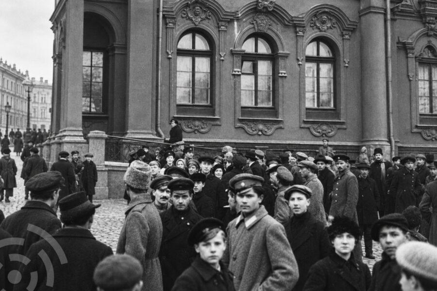 Историческая фотография Петрограда периода революции