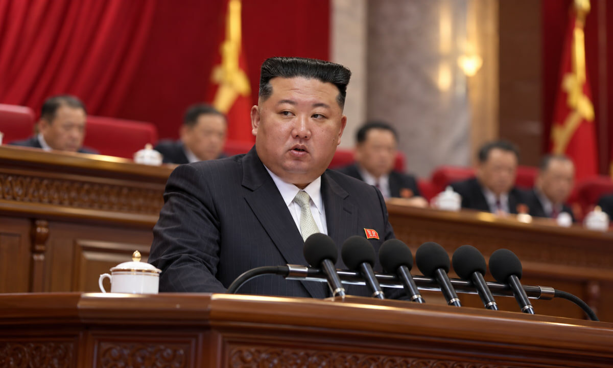 Слухи о коме Ким Чен Ына разошлись по СМИ